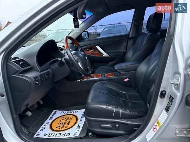 Серый Тойота Камри, объемом двигателя 3.5 л и пробегом 270 тыс. км за 8790 $, фото 16 на Automoto.ua