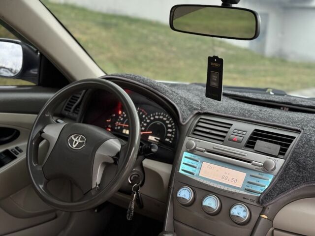 Серый Тойота Камри, объемом двигателя 2.4 л и пробегом 320 тыс. км за 5350 $, фото 15 на Automoto.ua