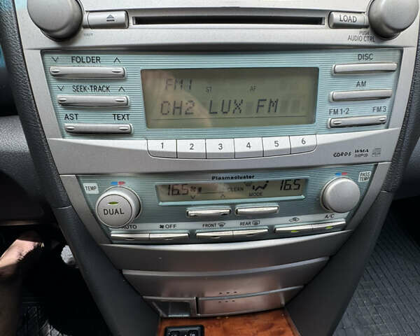 Серый Тойота Камри, объемом двигателя 2.36 л и пробегом 308 тыс. км за 7500 $, фото 19 на Automoto.ua