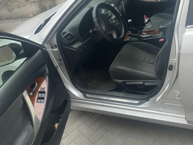 Сірий Тойота Камрі, об'ємом двигуна 2.4 л та пробігом 370 тис. км за 6200 $, фото 8 на Automoto.ua