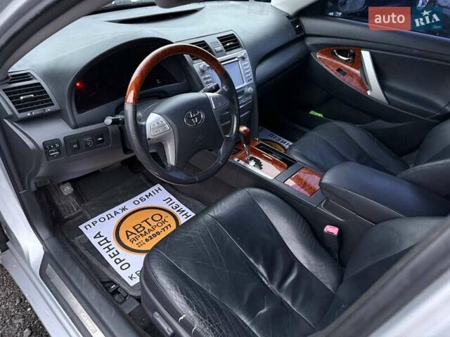Серый Тойота Камри, объемом двигателя 3.5 л и пробегом 270 тыс. км за 8790 $, фото 17 на Automoto.ua