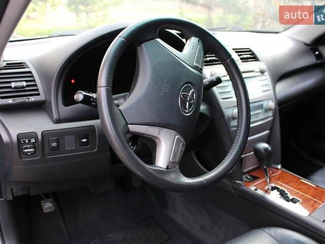 Серый Тойота Камри, объемом двигателя 2.36 л и пробегом 188 тыс. км за 10200 $, фото 15 на Automoto.ua