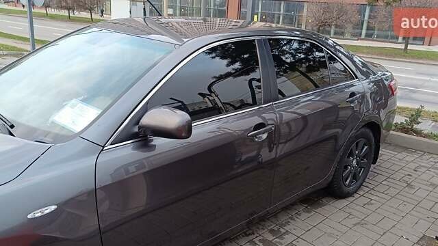 Сірий Тойота Камрі, об'ємом двигуна 2.4 л та пробігом 297 тис. км за 9150 $, фото 6 на Automoto.ua