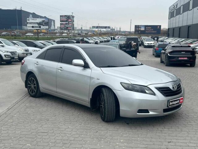 Серый Тойота Камри, объемом двигателя 2.4 л и пробегом 320 тыс. км за 5990 $, фото 10 на Automoto.ua