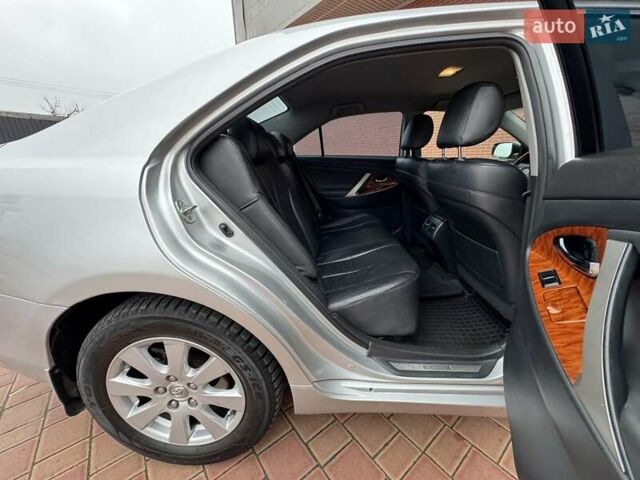 Серый Тойота Камри, объемом двигателя 3.5 л и пробегом 223 тыс. км за 8300 $, фото 30 на Automoto.ua