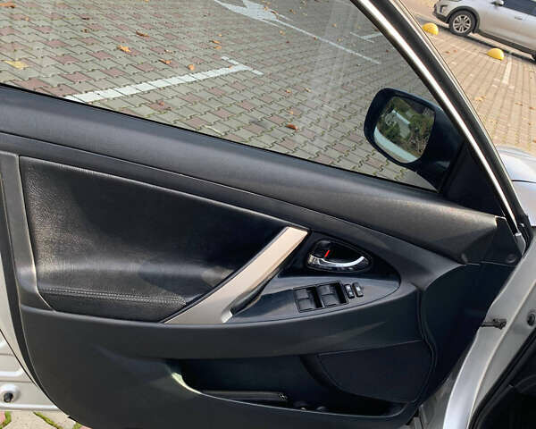 Сірий Тойота Камрі, об'ємом двигуна 2.4 л та пробігом 279 тис. км за 8200 $, фото 9 на Automoto.ua