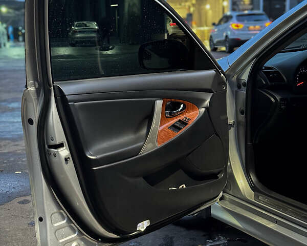 Тойота Камри 2008 в Броварах на Automoto.ua Серый Тойота Камри, объемом двигателя 3.5 л и пробегом 230 тыс. км за 9400 $, фото 17 на Automoto.ua