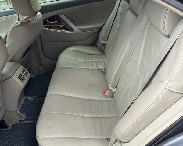 Сірий Тойота Камрі, об'ємом двигуна 3.5 л та пробігом 260 тис. км за 9400 $, фото 32 на Automoto.ua