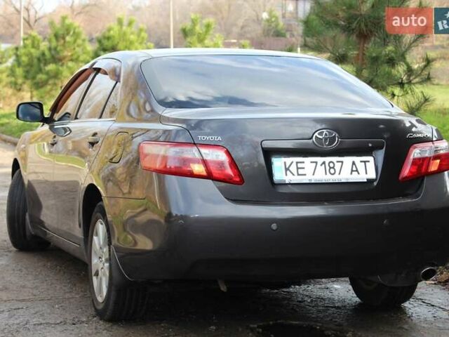 Серый Тойота Камри, объемом двигателя 2.36 л и пробегом 188 тыс. км за 10200 $, фото 8 на Automoto.ua