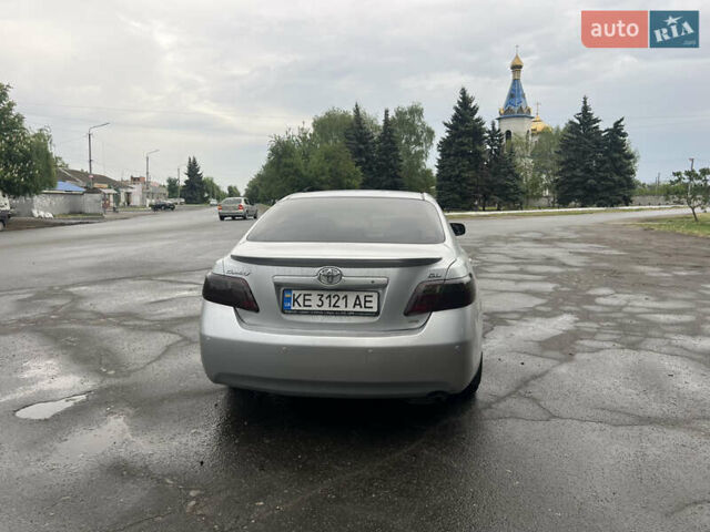 Серый Тойота Камри, объемом двигателя 2.4 л и пробегом 290 тыс. км за 8500 $, фото 7 на Automoto.ua