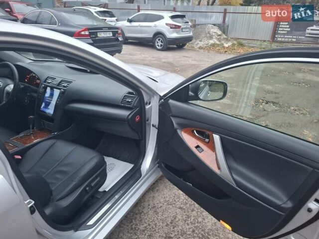 Серый Тойота Камри, объемом двигателя 2.4 л и пробегом 268 тыс. км за 7800 $, фото 12 на Automoto.ua