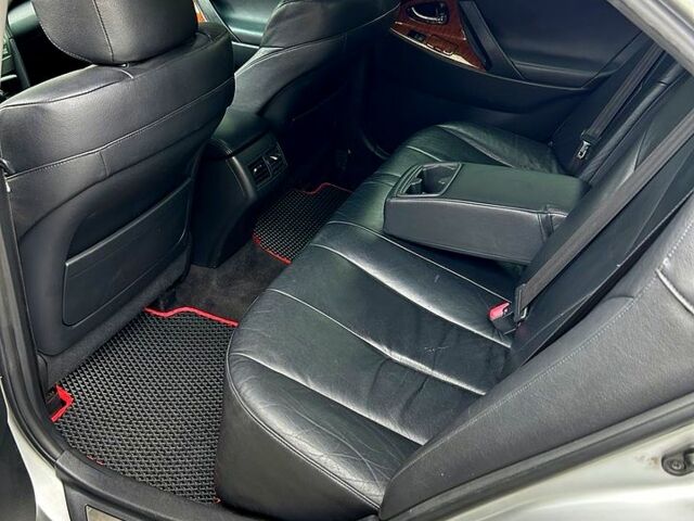 Серый Тойота Камри, объемом двигателя 2.4 л и пробегом 370 тыс. км за 7300 $, фото 6 на Automoto.ua