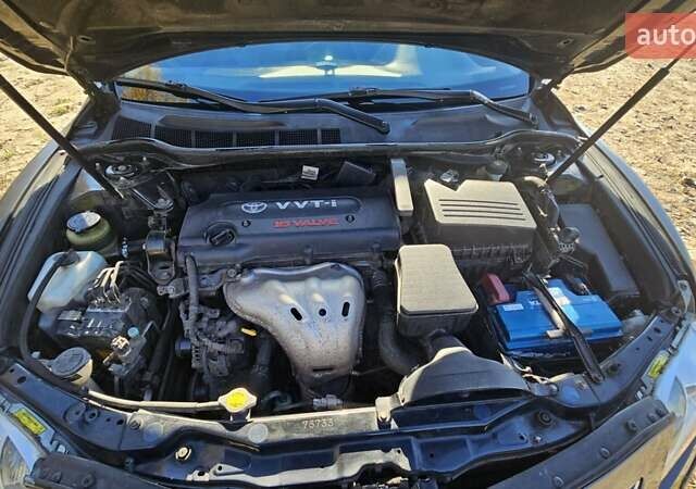 Серый Тойота Камри, объемом двигателя 2.4 л и пробегом 358 тыс. км за 10000 $, фото 28 на Automoto.ua