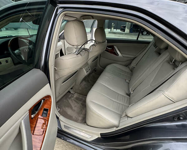 Серый Тойота Камри, объемом двигателя 3.5 л и пробегом 230 тыс. км за 10200 $, фото 8 на Automoto.ua