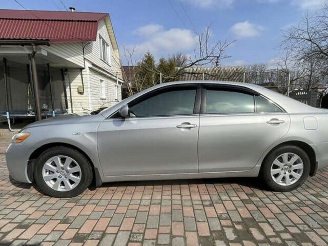 Серый Тойота Камри, объемом двигателя 2.4 л и пробегом 238 тыс. км за 7500 $, фото 3 на Automoto.ua