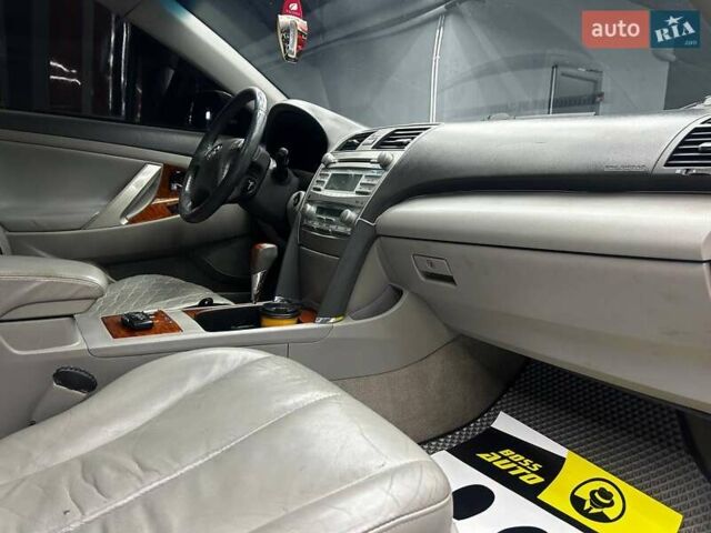 Сірий Тойота Камрі, об'ємом двигуна 3.46 л та пробігом 226 тис. км за 8500 $, фото 23 на Automoto.ua