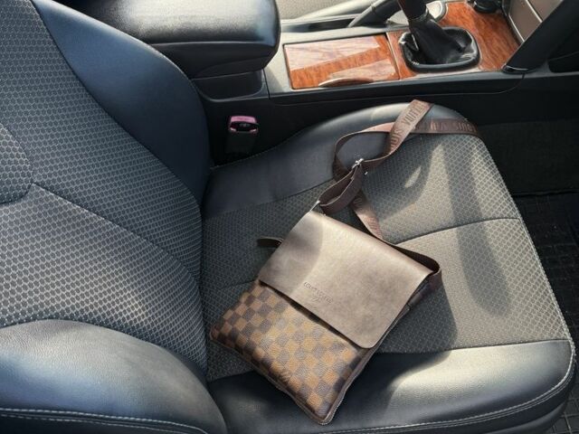 Серый Тойота Камри, объемом двигателя 2.4 л и пробегом 248 тыс. км за 7250 $, фото 2 на Automoto.ua