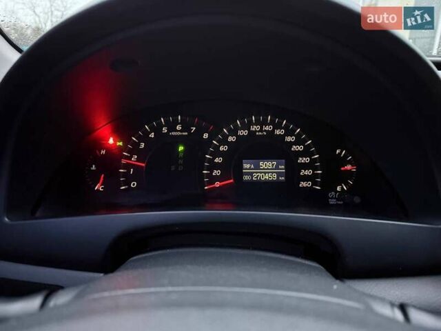 Серый Тойота Камри, объемом двигателя 3.5 л и пробегом 270 тыс. км за 8790 $, фото 23 на Automoto.ua