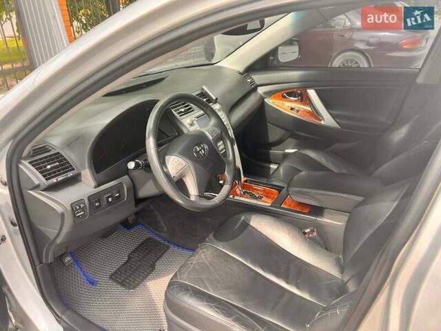 Сірий Тойота Камрі, об'ємом двигуна 2.36 л та пробігом 212 тис. км за 9800 $, фото 9 на Automoto.ua
