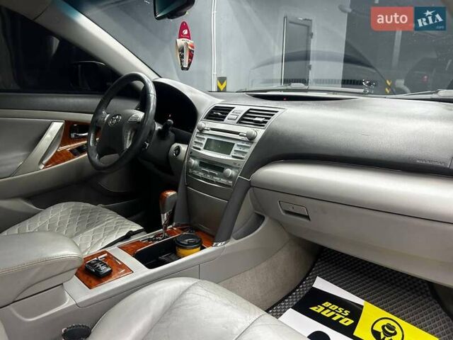 Сірий Тойота Камрі, об'ємом двигуна 3.46 л та пробігом 226 тис. км за 8500 $, фото 22 на Automoto.ua