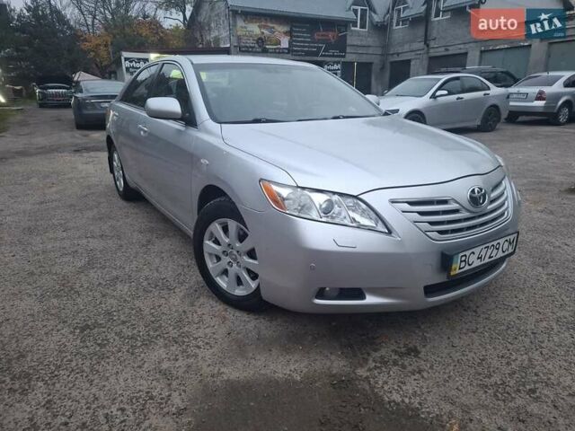 Серый Тойота Камри, объемом двигателя 2.4 л и пробегом 268 тыс. км за 7800 $, фото 4 на Automoto.ua