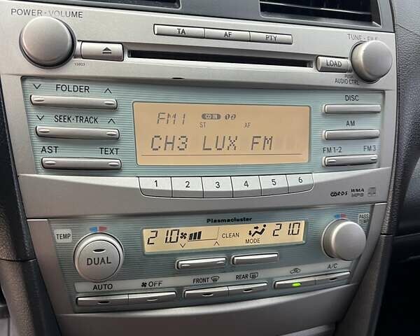 Сірий Тойота Камрі, об'ємом двигуна 2.4 л та пробігом 275 тис. км за 6600 $, фото 15 на Automoto.ua