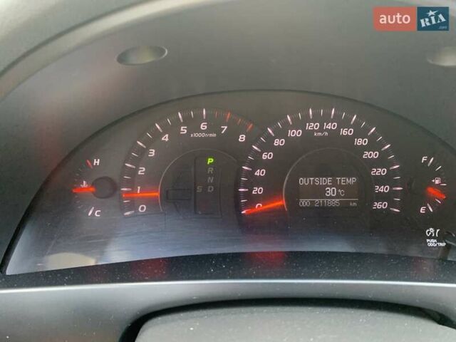 Серый Тойота Камри, объемом двигателя 3.5 л и пробегом 264 тыс. км за 8700 $, фото 30 на Automoto.ua