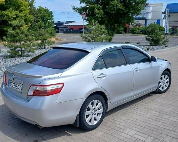 Серый Тойота Камри, объемом двигателя 2.4 л и пробегом 300 тыс. км за 8300 $, фото 3 на Automoto.ua