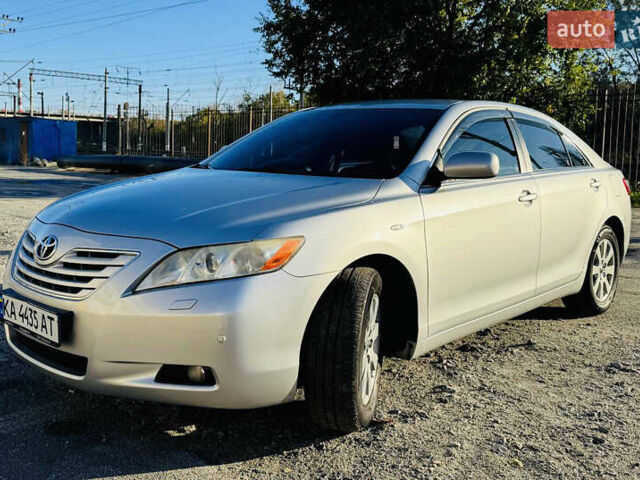 Серый Тойота Камри, объемом двигателя 2.4 л и пробегом 176 тыс. км за 9700 $, фото 4 на Automoto.ua