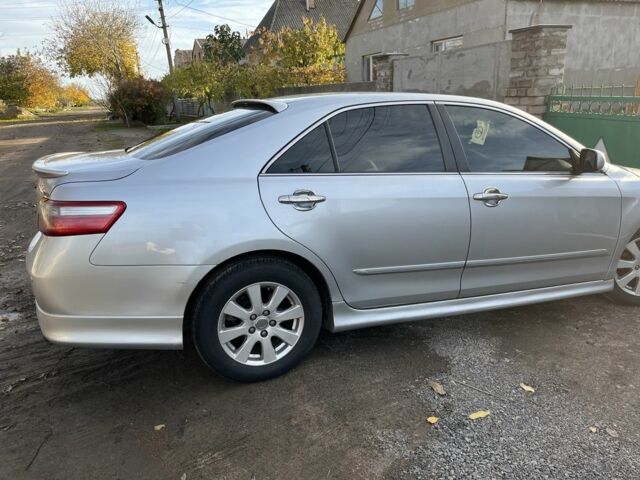 Серый Тойота Камри, объемом двигателя 2.4 л и пробегом 330 тыс. км за 8000 $, фото 2 на Automoto.ua