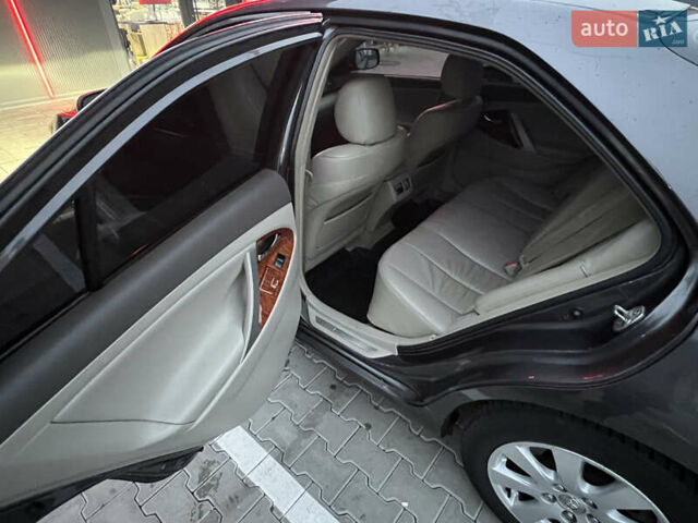 Сірий Тойота Камрі, об'ємом двигуна 3.5 л та пробігом 250 тис. км за 10500 $, фото 6 на Automoto.ua