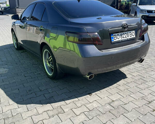 Сірий Тойота Камрі, об'ємом двигуна 2.36 л та пробігом 187 тис. км за 10500 $, фото 2 на Automoto.ua