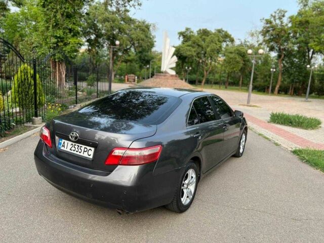 Серый Тойота Камри, объемом двигателя 2.4 л и пробегом 256 тыс. км за 7999 $, фото 5 на Automoto.ua