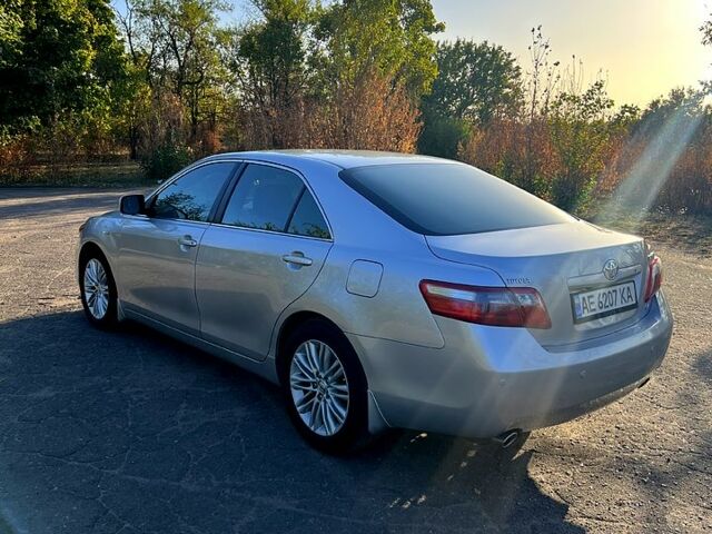 Серый Тойота Камри, объемом двигателя 3.5 л и пробегом 315 тыс. км за 11500 $, фото 2 на Automoto.ua