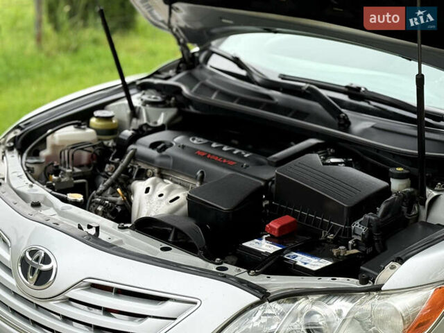 Сірий Тойота Камрі, об'ємом двигуна 2.36 л та пробігом 327 тис. км за 9699 $, фото 32 на Automoto.ua