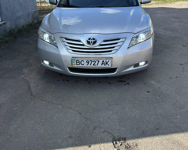 Сірий Тойота Камрі, об'ємом двигуна 2.4 л та пробігом 192 тис. км за 9500 $, фото 1 на Automoto.ua