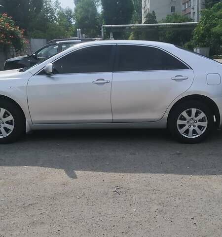 Серый Тойота Камри, объемом двигателя 2.4 л и пробегом 208 тыс. км за 8000 $, фото 8 на Automoto.ua