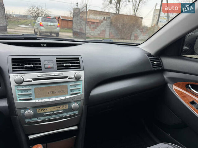 Сірий Тойота Камрі, об'ємом двигуна 3.46 л та пробігом 400 тис. км за 8800 $, фото 25 на Automoto.ua