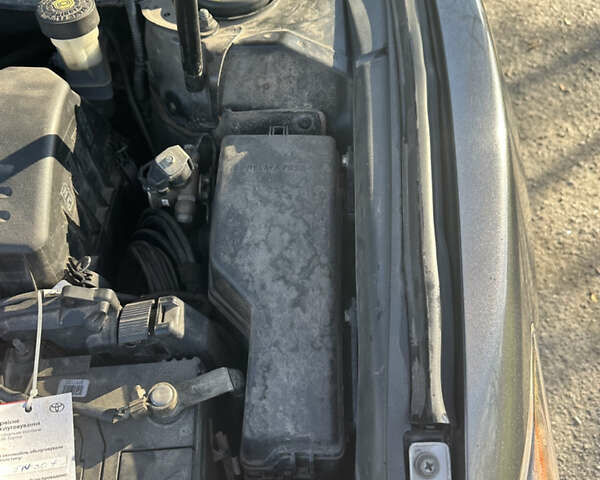 Серый Тойота Камри, объемом двигателя 3.46 л и пробегом 340 тыс. км за 12400 $, фото 17 на Automoto.ua