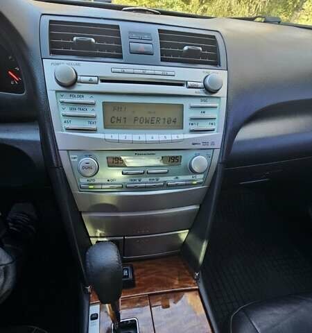 Серый Тойота Камри, объемом двигателя 2.4 л и пробегом 358 тыс. км за 10000 $, фото 23 на Automoto.ua