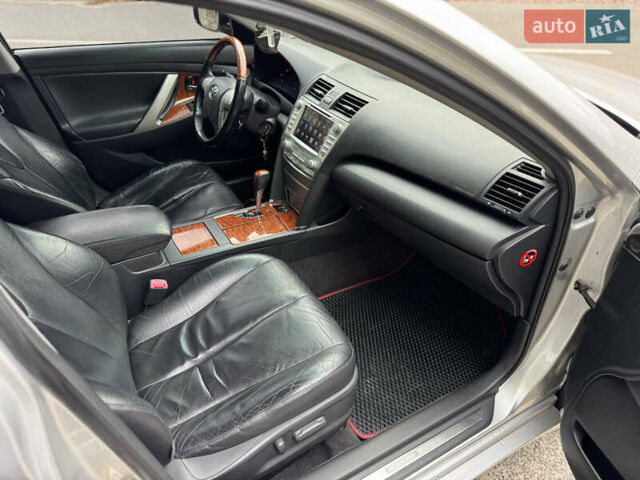 Серый Тойота Камри, объемом двигателя 3.5 л и пробегом 340 тыс. км за 8500 $, фото 14 на Automoto.ua