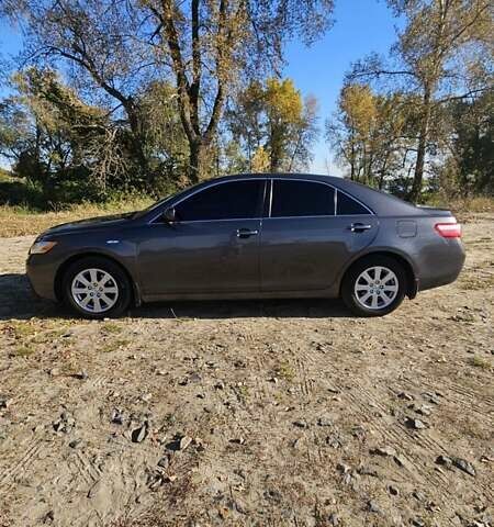 Серый Тойота Камри, объемом двигателя 2.4 л и пробегом 358 тыс. км за 10000 $, фото 9 на Automoto.ua