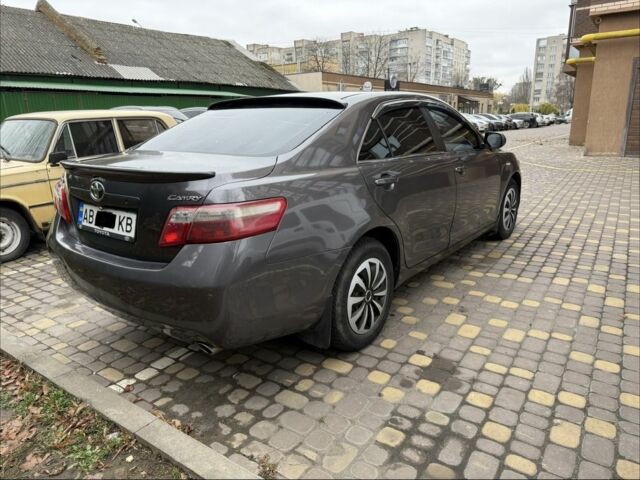 Сірий Тойота Камрі, об'ємом двигуна 2.4 л та пробігом 326 тис. км за 7500 $, фото 4 на Automoto.ua