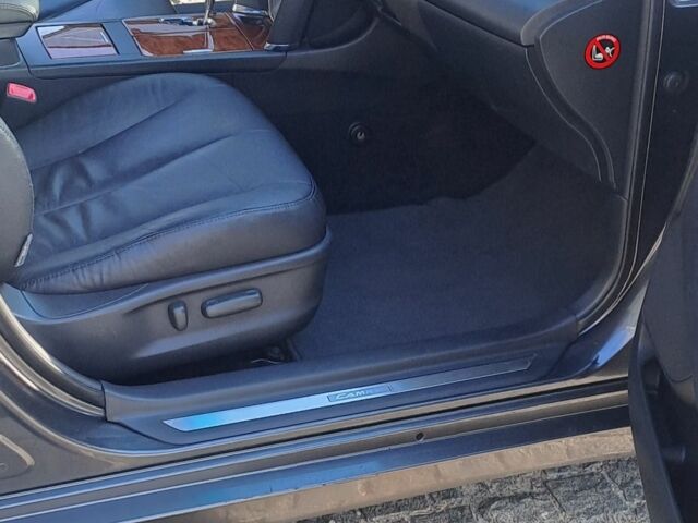 Сірий Тойота Камрі, об'ємом двигуна 3.5 л та пробігом 235 тис. км за 8200 $, фото 6 на Automoto.ua