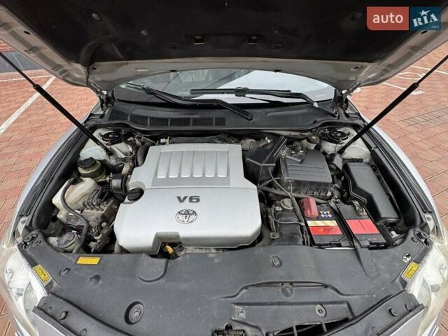 Серый Тойота Камри, объемом двигателя 3.5 л и пробегом 223 тыс. км за 8300 $, фото 55 на Automoto.ua