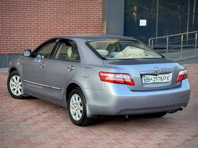 Серый Тойота Камри, объемом двигателя 2.4 л и пробегом 163 тыс. км за 9600 $, фото 5 на Automoto.ua