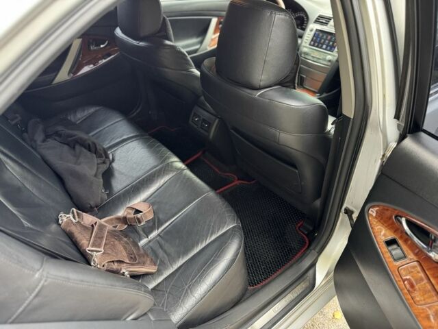 Сірий Тойота Камрі, об'ємом двигуна 3.5 л та пробігом 300 тис. км за 8500 $, фото 15 на Automoto.ua