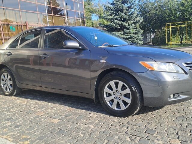 Сірий Тойота Камрі, об'ємом двигуна 3.5 л та пробігом 235 тис. км за 8200 $, фото 3 на Automoto.ua