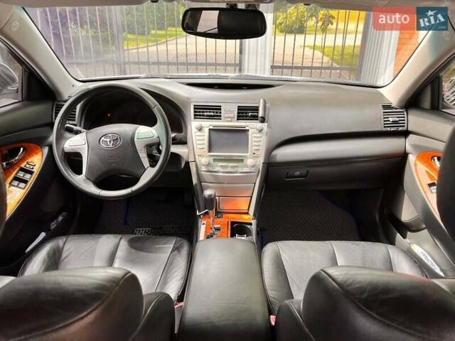 Сірий Тойота Камрі, об'ємом двигуна 2.36 л та пробігом 212 тис. км за 9800 $, фото 2 на Automoto.ua