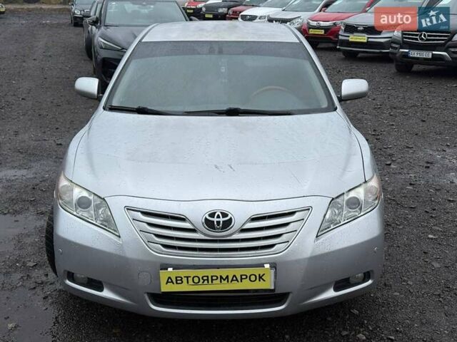 Серый Тойота Камри, объемом двигателя 3.5 л и пробегом 270 тыс. км за 8790 $, фото 13 на Automoto.ua